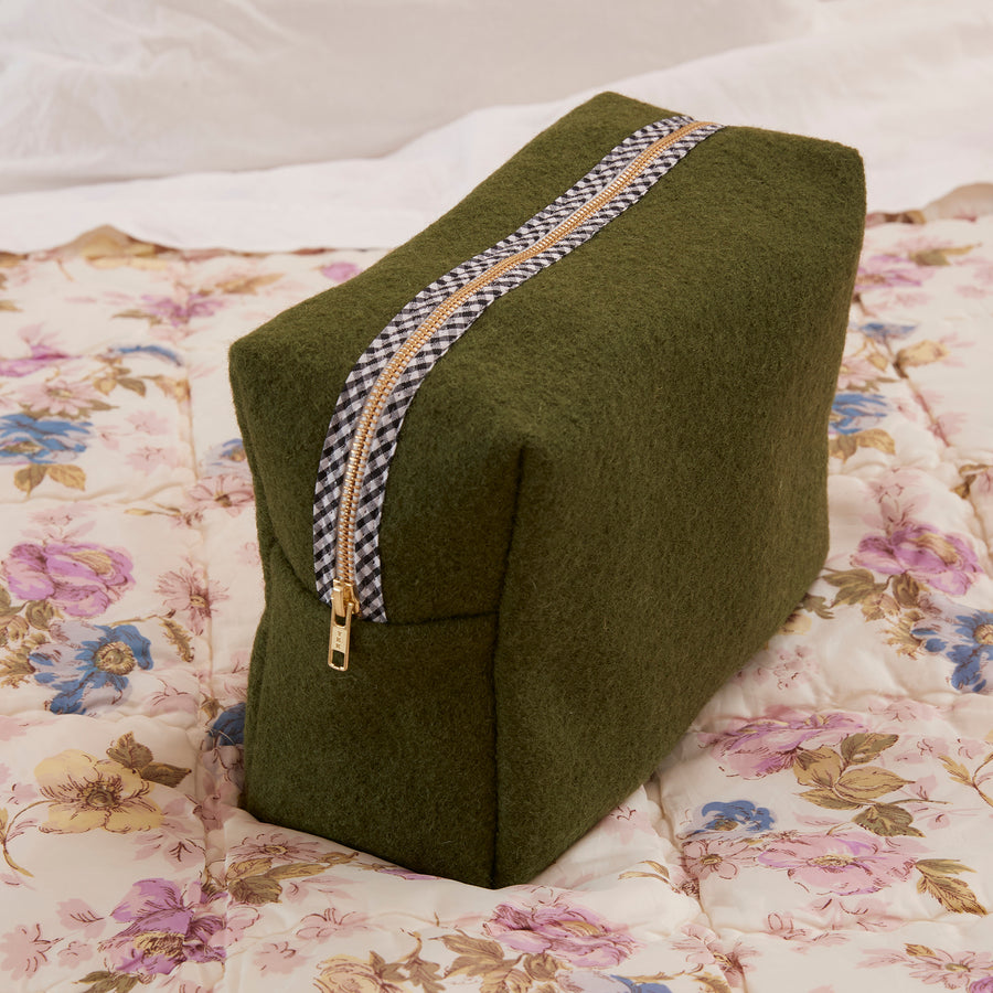 OLIVE GREEN BIG WASH BAG