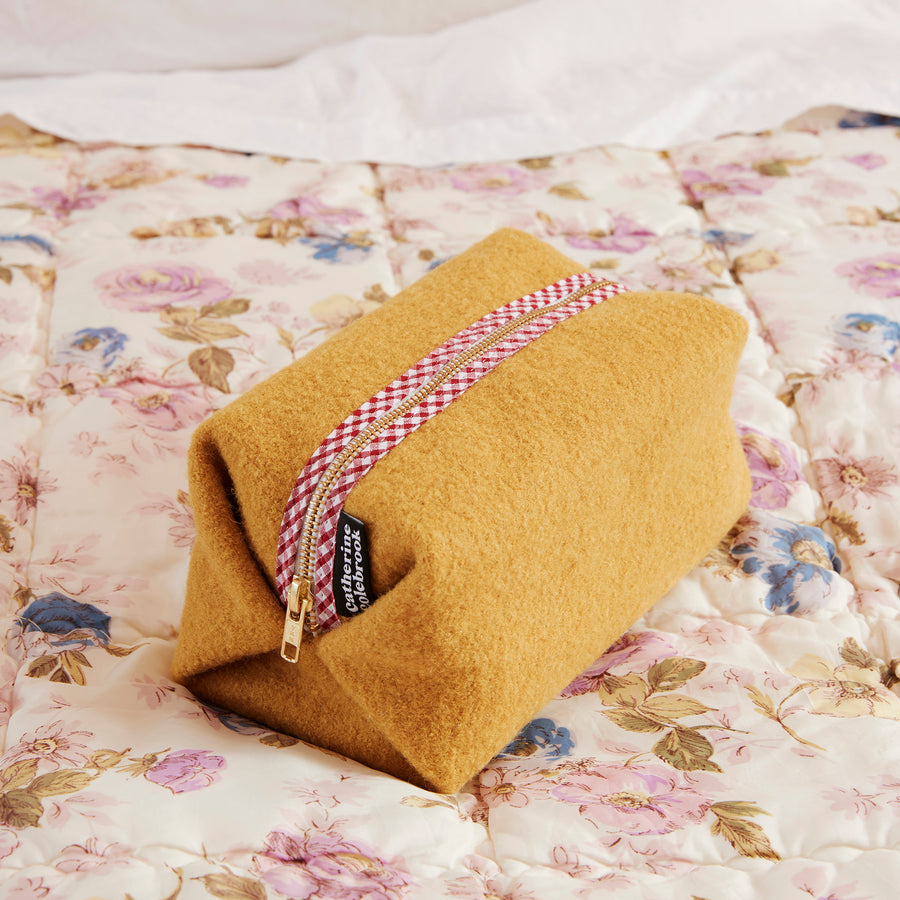 MUSTARD YELLOW BOXY WASH BAG