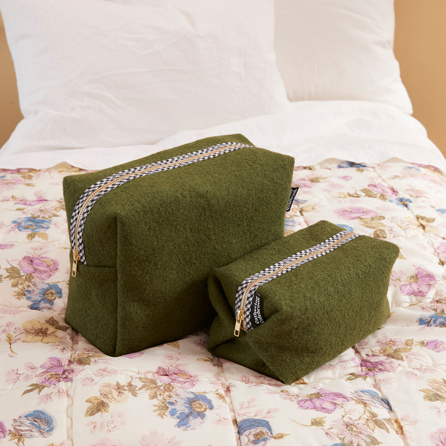 OLIVE GREEN BOXY WASH BAG